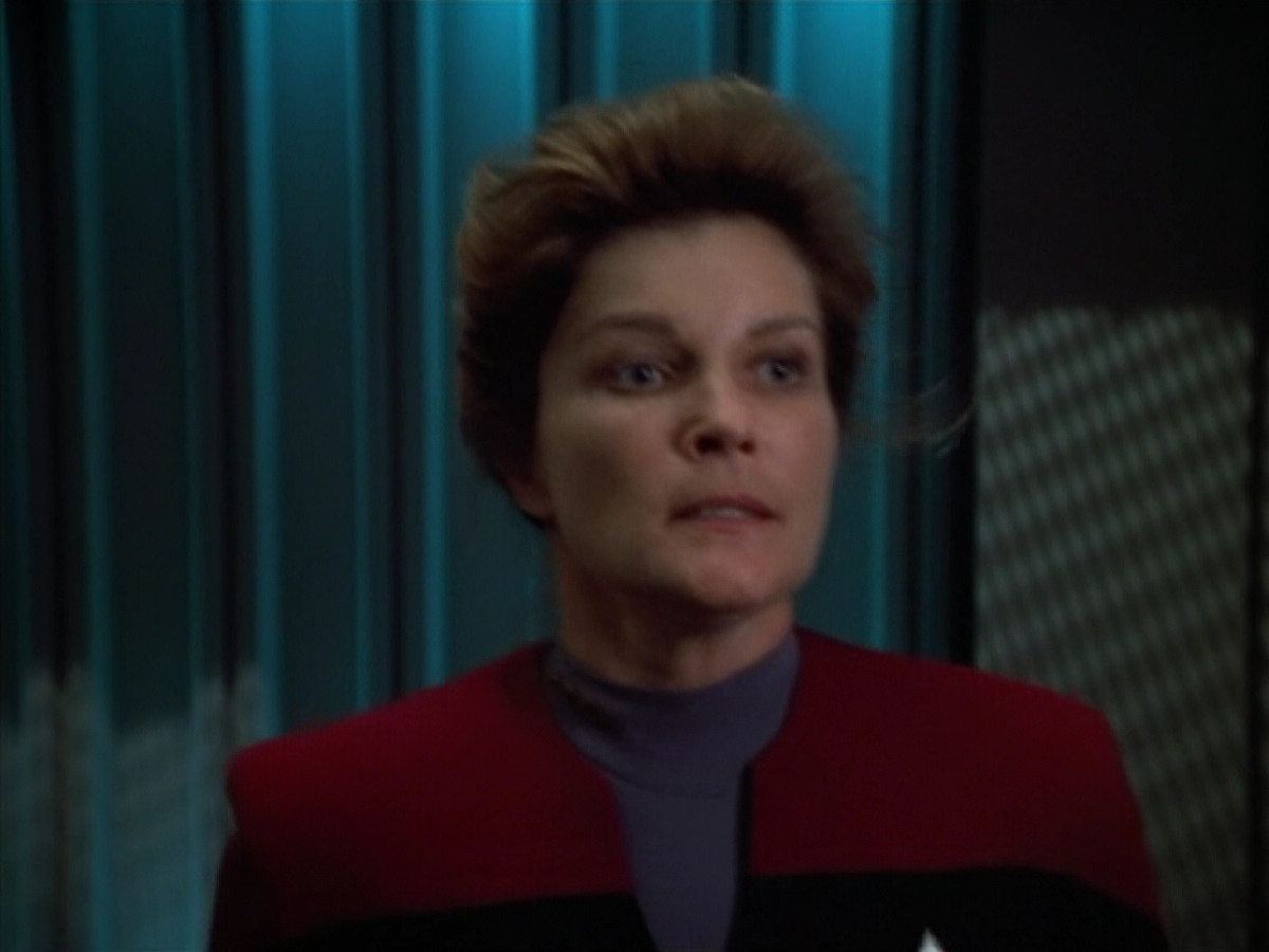 extant_StarTrek_VOY_4x07-ScientificMethod_03410.jpg