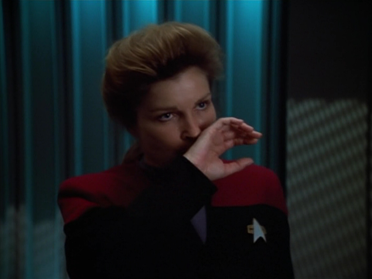 extant_StarTrek_VOY_4x07-ScientificMethod_03412.jpg