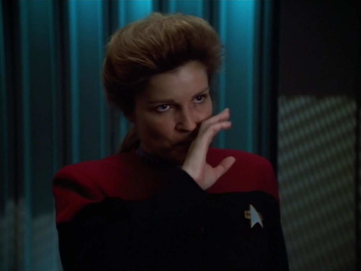 extant_StarTrek_VOY_4x07-ScientificMethod_03414.jpg