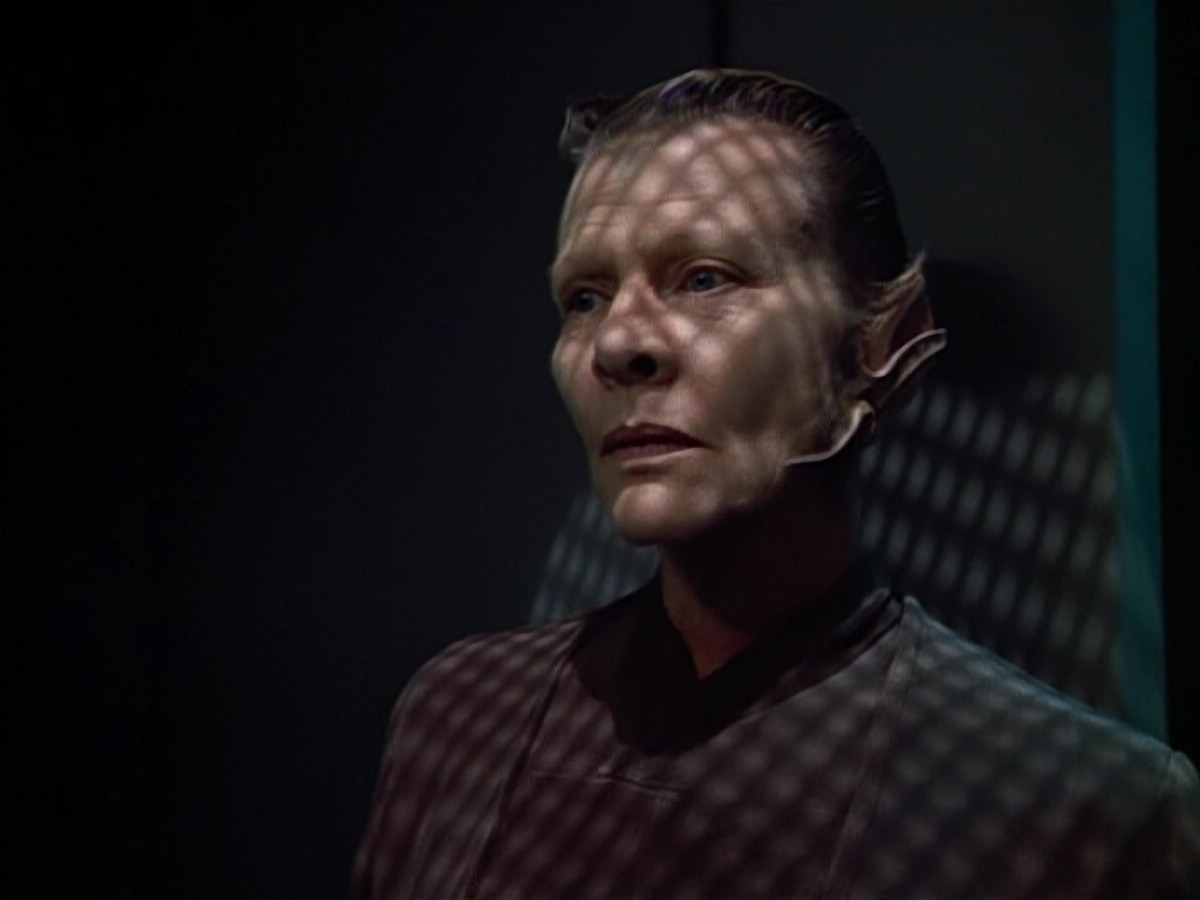 extant_StarTrek_VOY_4x07-ScientificMethod_03416.jpg
