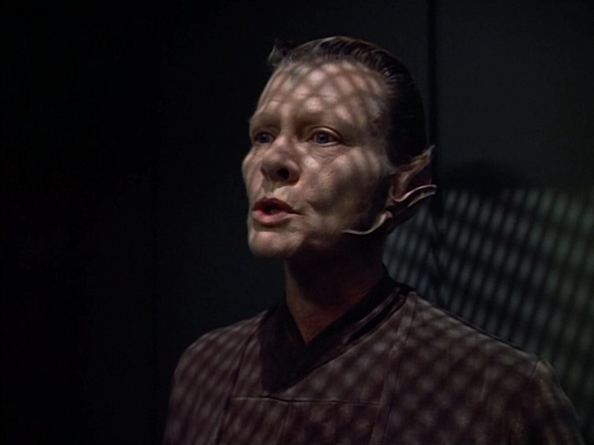 extant_StarTrek_VOY_4x07-ScientificMethod_03421.jpg