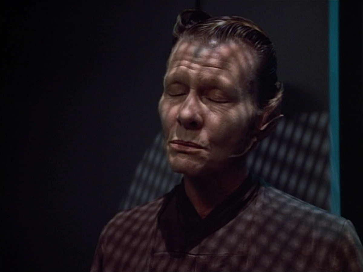 extant_StarTrek_VOY_4x07-ScientificMethod_03469.jpg