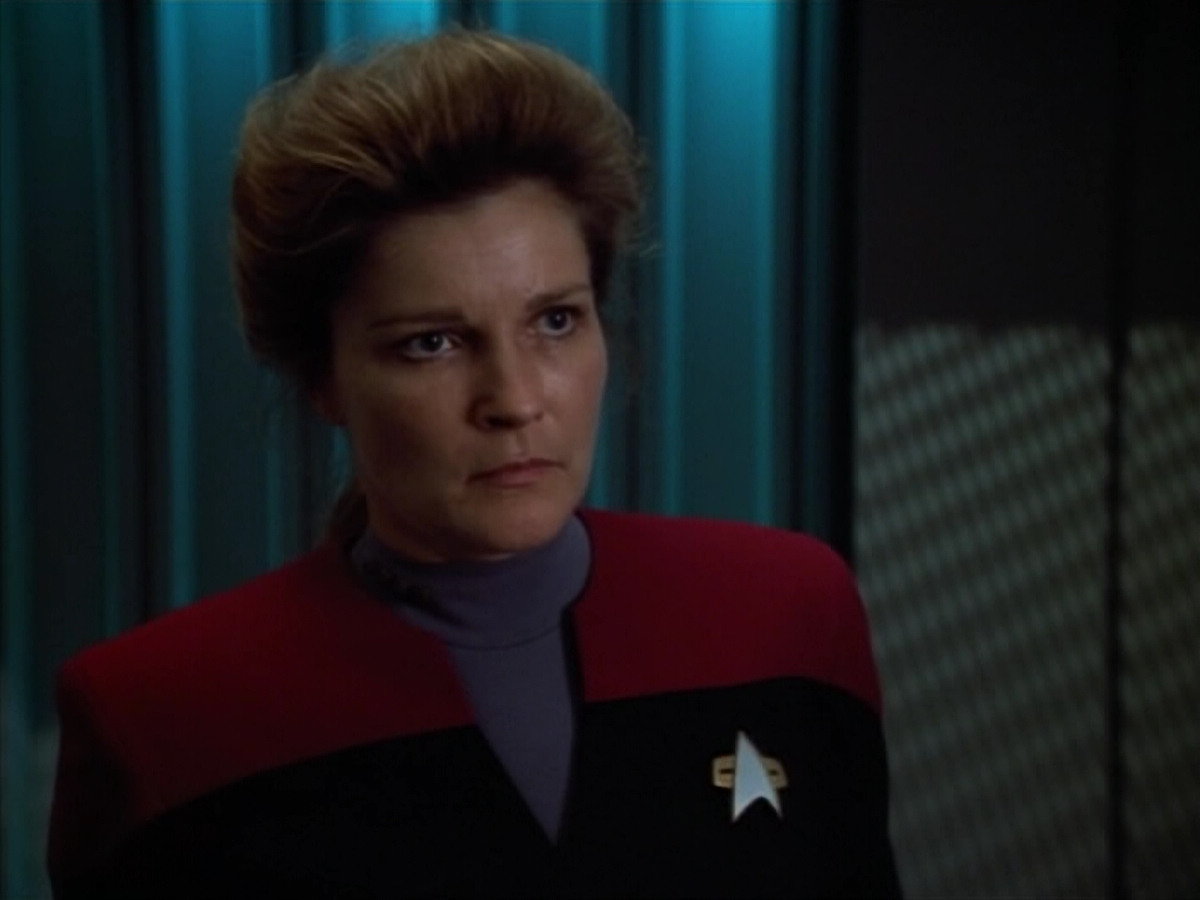 extant_StarTrek_VOY_4x07-ScientificMethod_03475.jpg