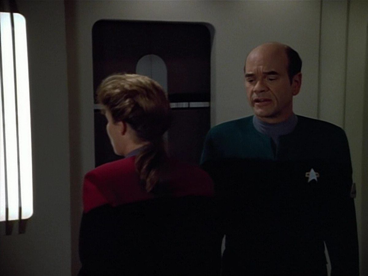 extant_StarTrek_VOY_4x07-ScientificMethod_03538.jpg