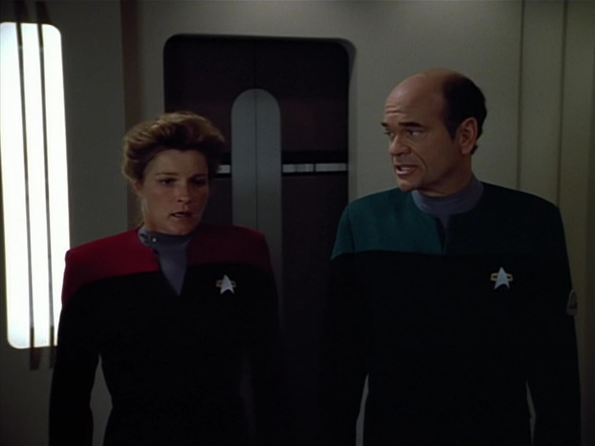 extant_StarTrek_VOY_4x07-ScientificMethod_03542.jpg