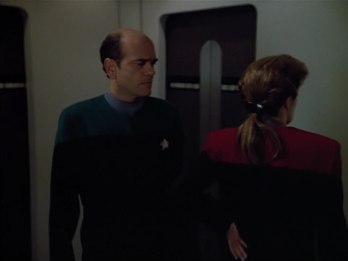 extant_StarTrek_VOY_4x07-ScientificMethod_03560.jpg