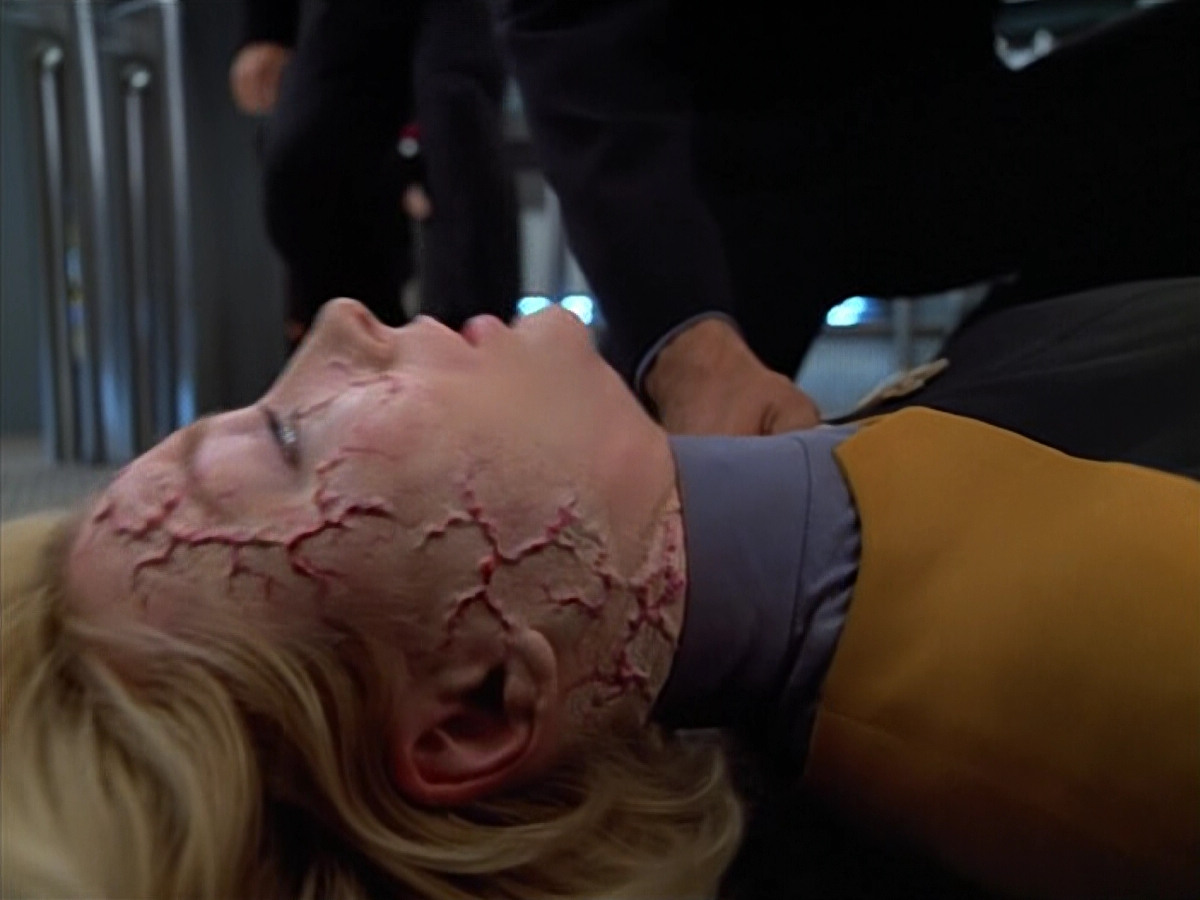extant_StarTrek_VOY_4x07-ScientificMethod_03571.jpg