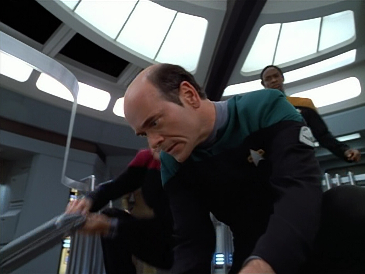 extant_StarTrek_VOY_4x07-ScientificMethod_03576.jpg