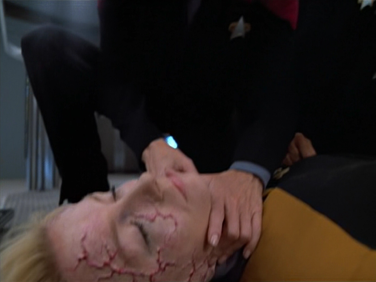 extant_StarTrek_VOY_4x07-ScientificMethod_03613.jpg