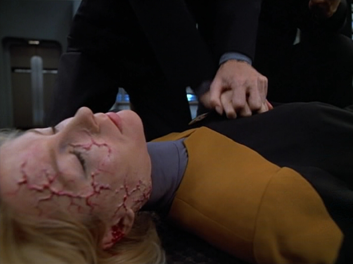 extant_StarTrek_VOY_4x07-ScientificMethod_03625.jpg