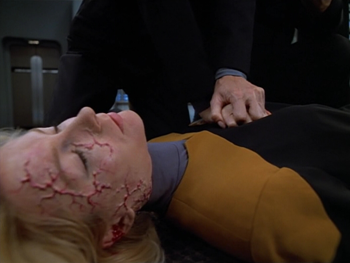 extant_StarTrek_VOY_4x07-ScientificMethod_03626.jpg