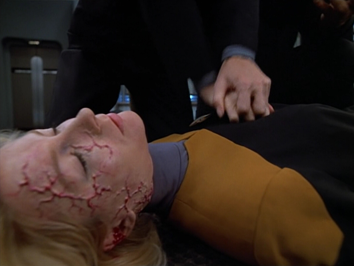 extant_StarTrek_VOY_4x07-ScientificMethod_03627.jpg