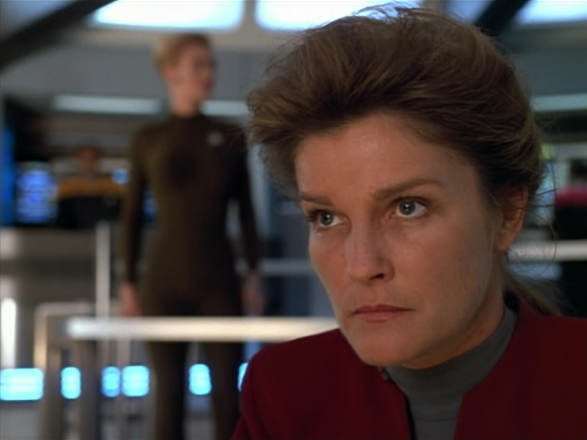 extant_StarTrek_VOY_4x07-ScientificMethod_03689.jpg