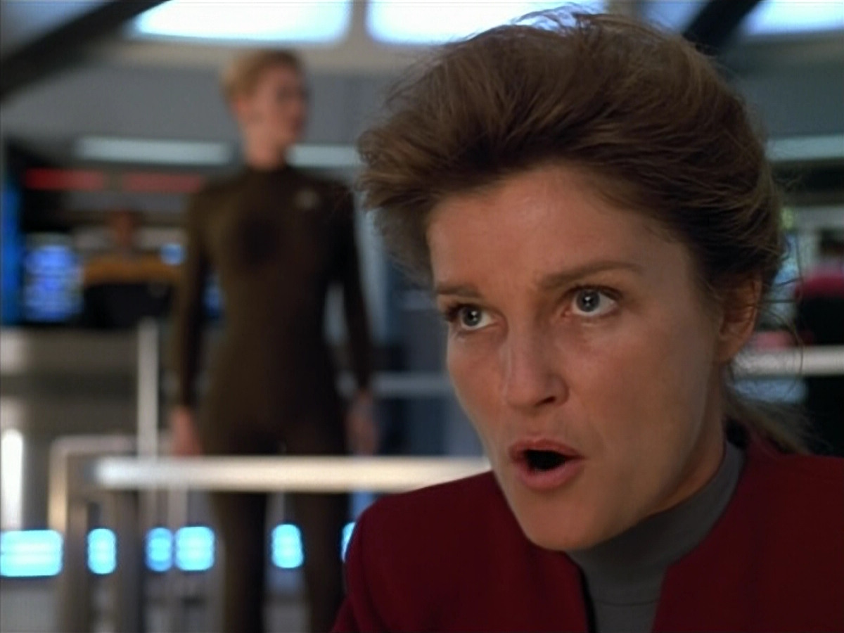 extant_StarTrek_VOY_4x07-ScientificMethod_03694.jpg