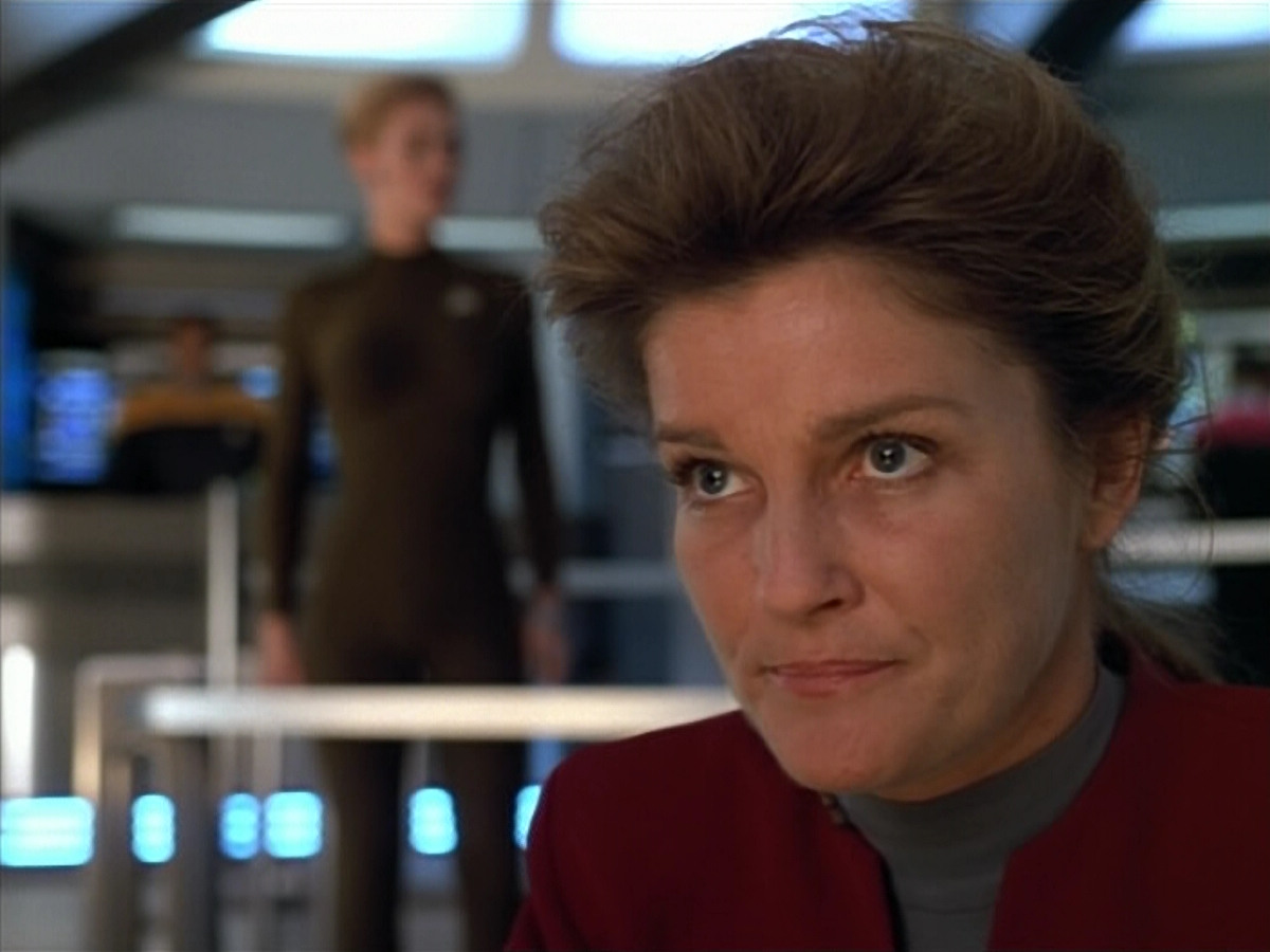 extant_StarTrek_VOY_4x07-ScientificMethod_03696.jpg