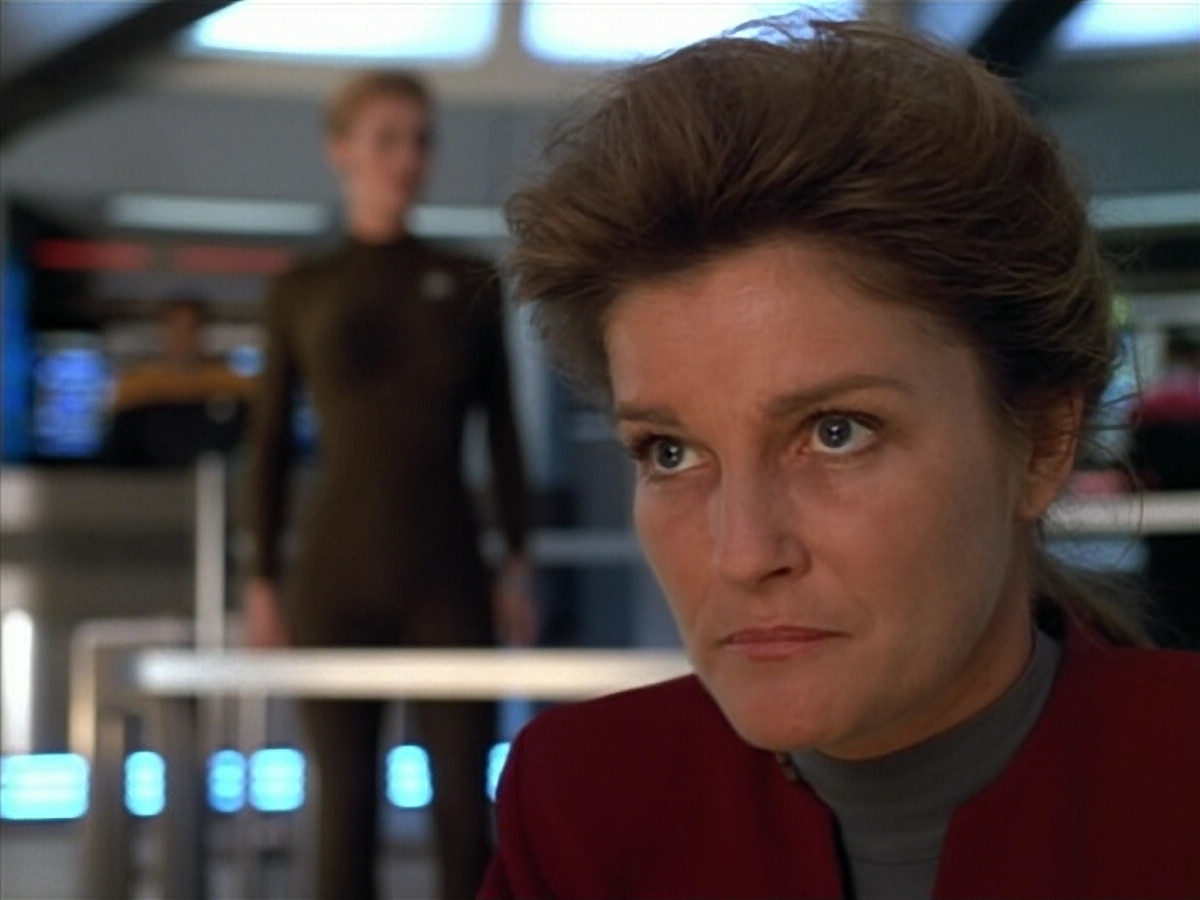 extant_StarTrek_VOY_4x07-ScientificMethod_03697.jpg