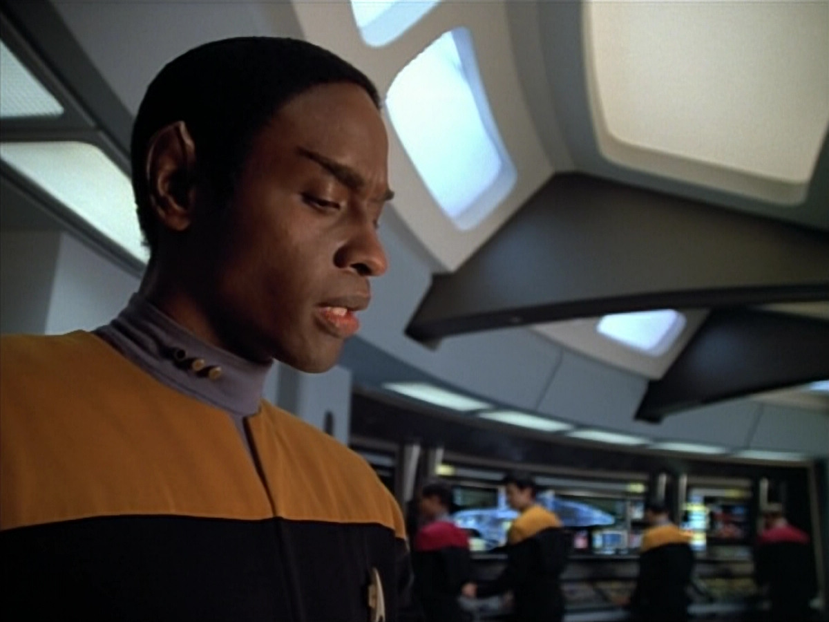 extant_StarTrek_VOY_4x07-ScientificMethod_03706.jpg