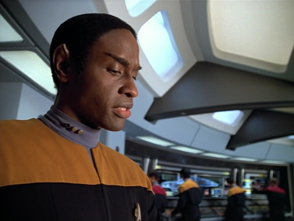 extant_StarTrek_VOY_4x07-ScientificMethod_03739.jpg