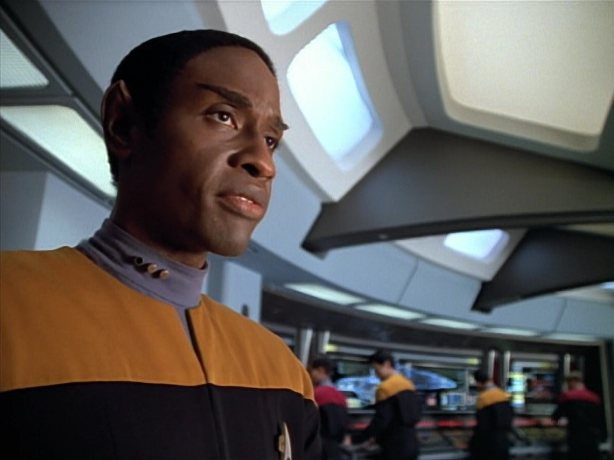 extant_StarTrek_VOY_4x07-ScientificMethod_03740.jpg