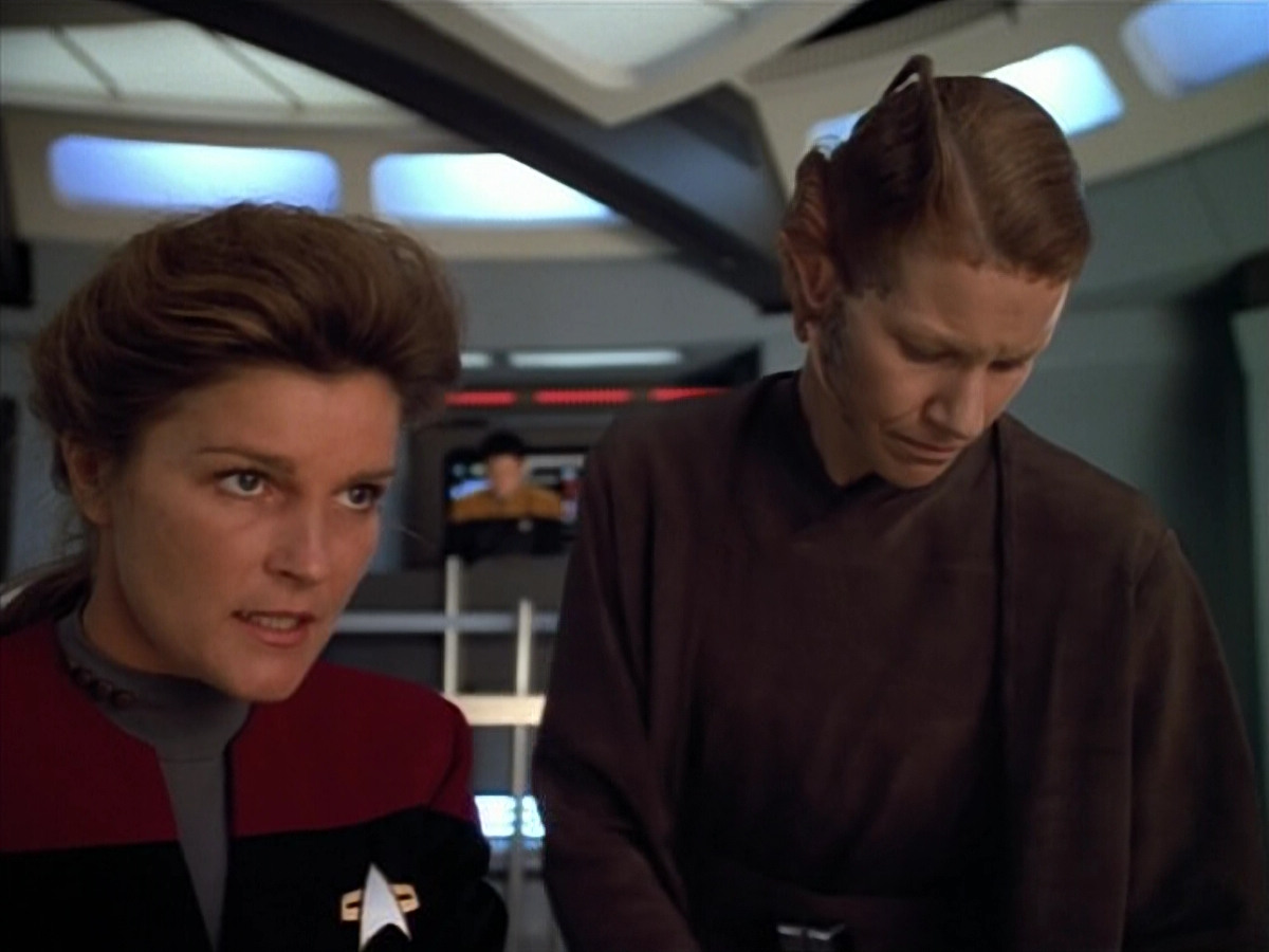 extant_StarTrek_VOY_4x07-ScientificMethod_03748.jpg