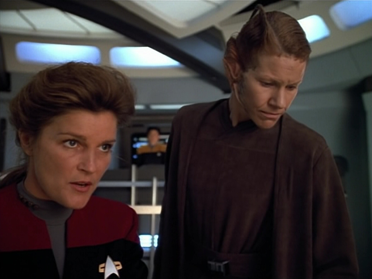 extant_StarTrek_VOY_4x07-ScientificMethod_03750.jpg