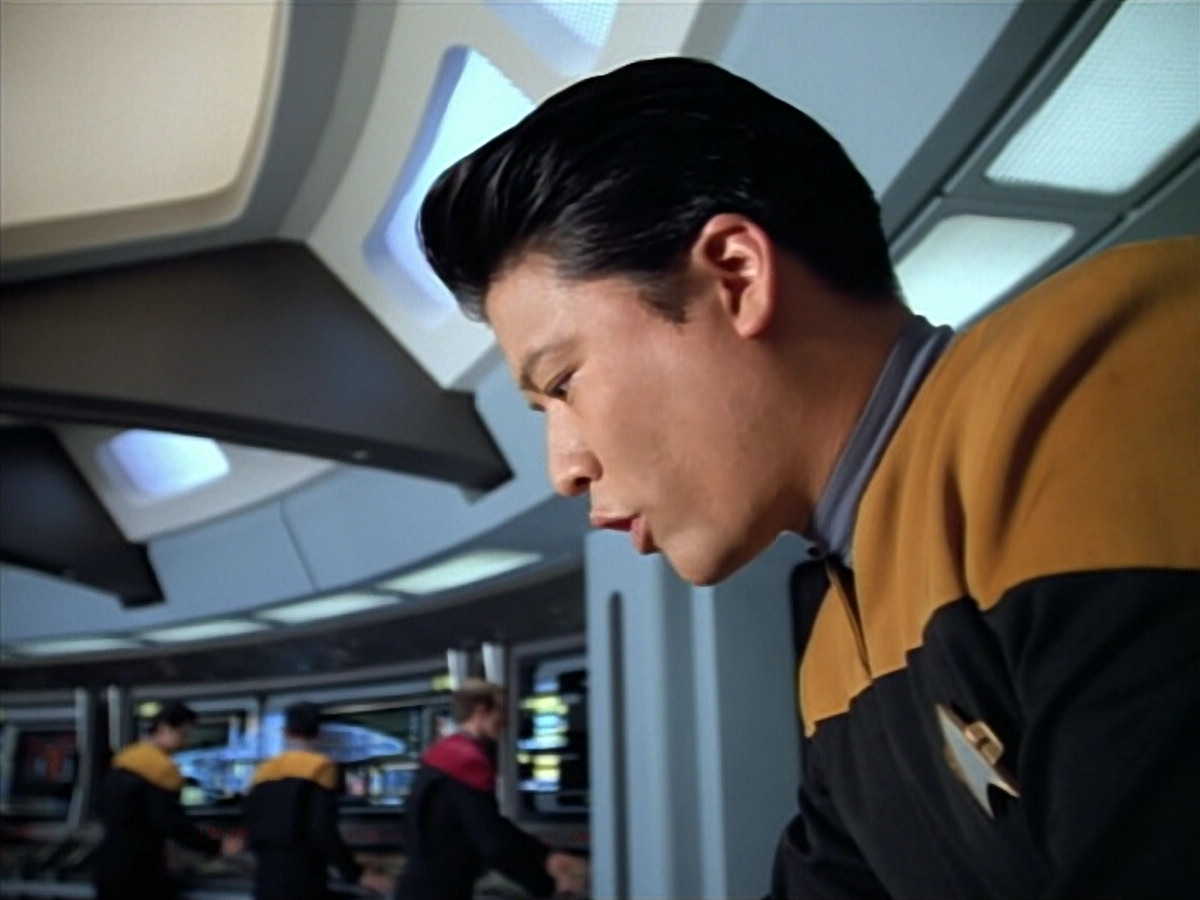 extant_StarTrek_VOY_4x07-ScientificMethod_03787.jpg