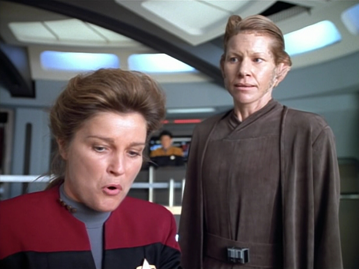 extant_StarTrek_VOY_4x07-ScientificMethod_03801.jpg