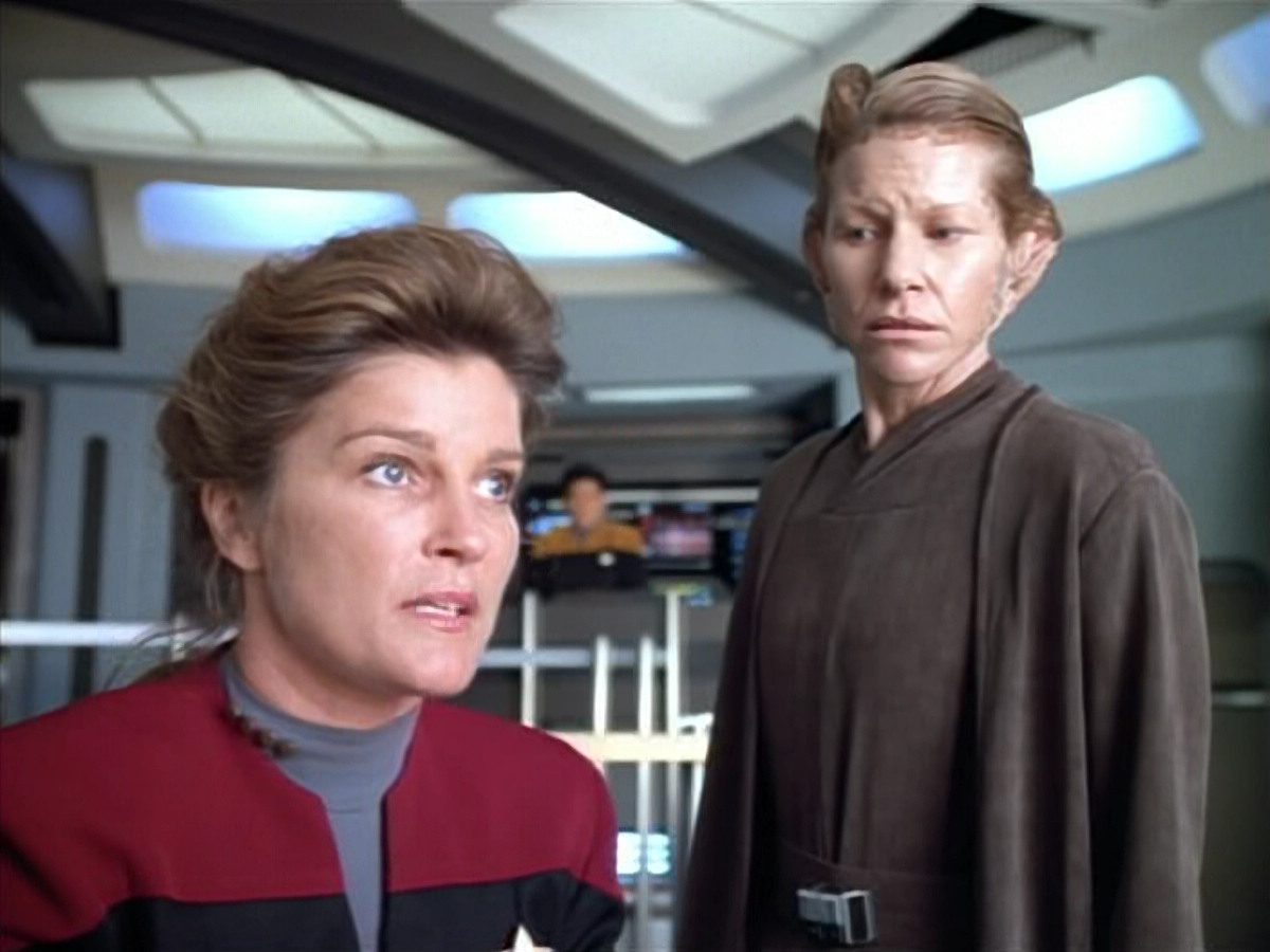 extant_StarTrek_VOY_4x07-ScientificMethod_03815.jpg