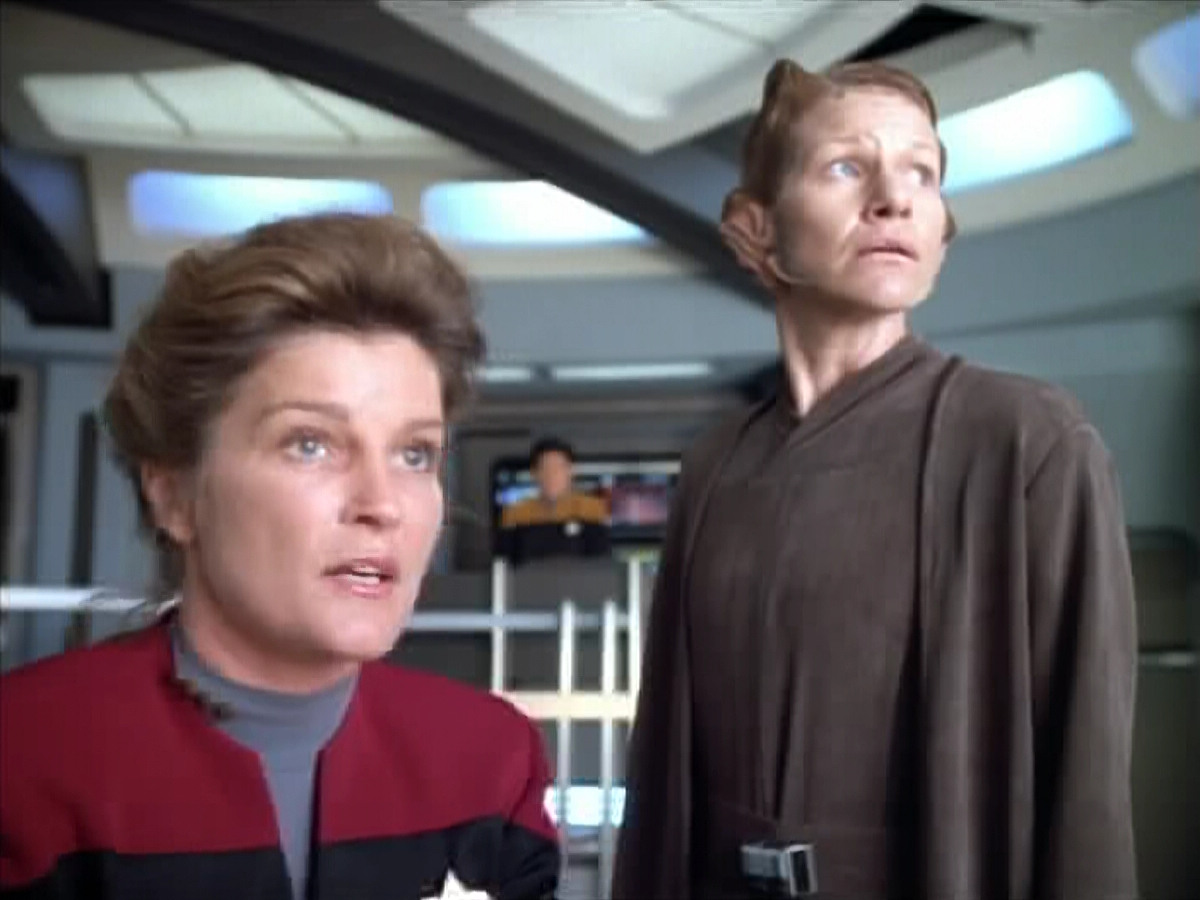 extant_StarTrek_VOY_4x07-ScientificMethod_03822.jpg