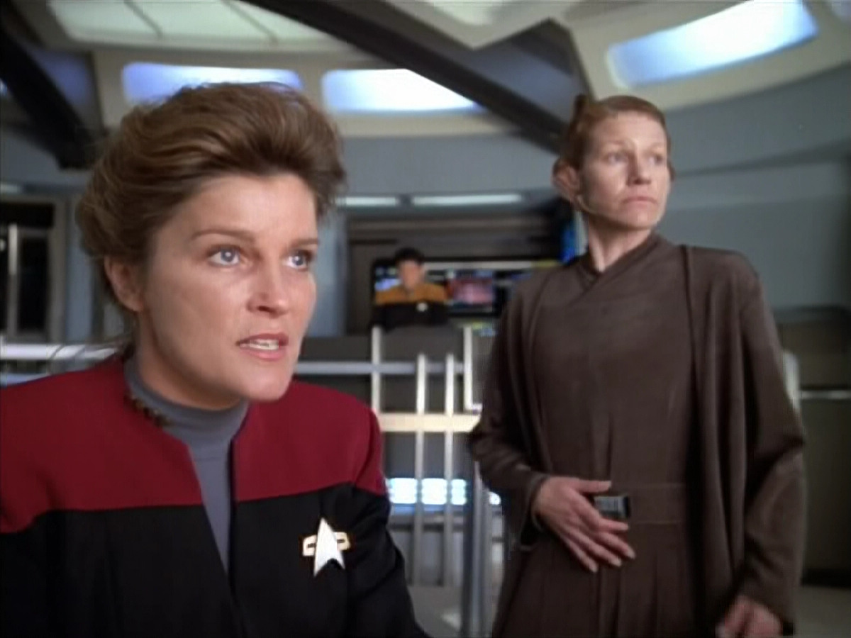 extant_StarTrek_VOY_4x07-ScientificMethod_03831.jpg