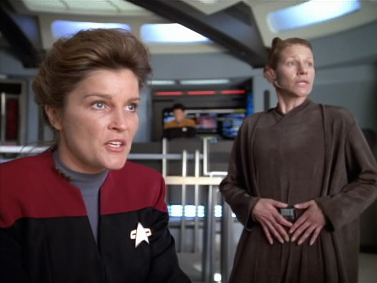 extant_StarTrek_VOY_4x07-ScientificMethod_03832.jpg