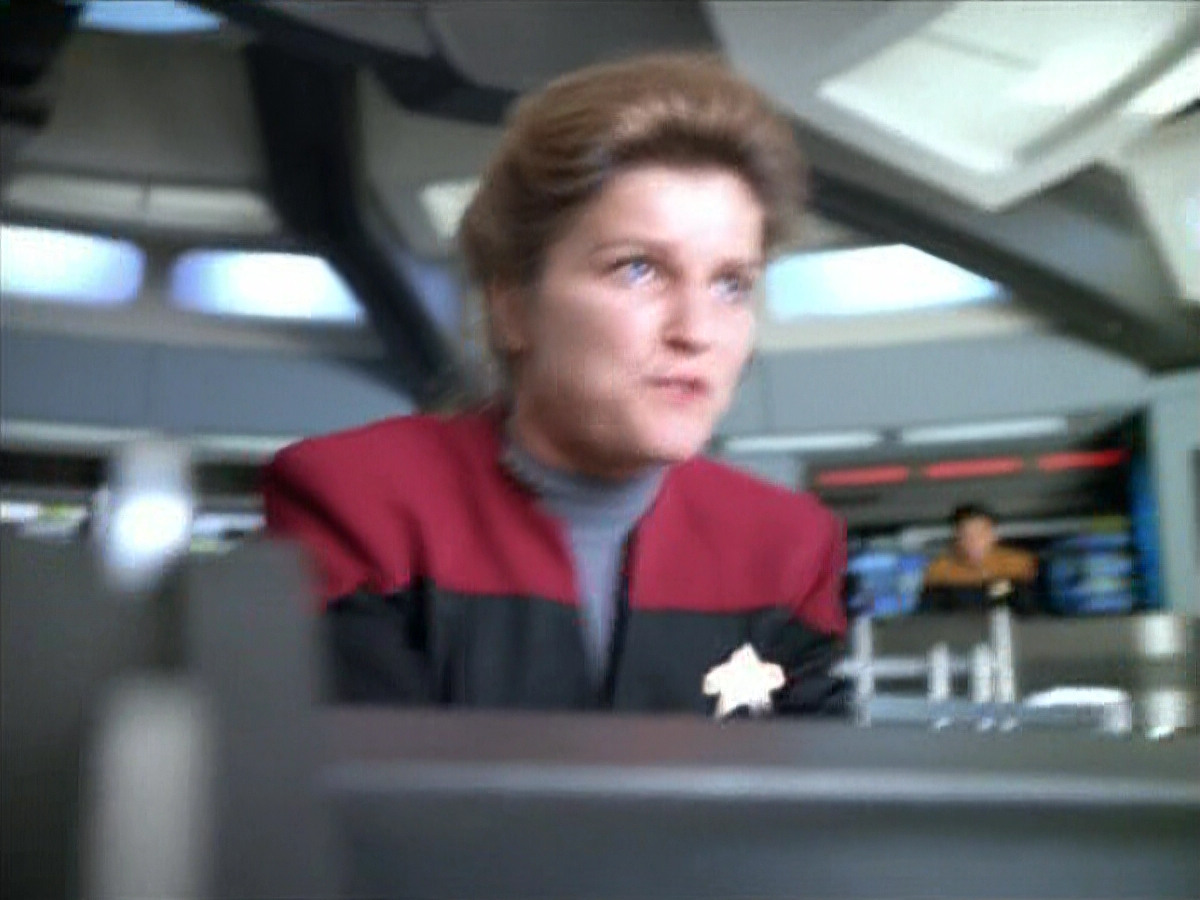 extant_StarTrek_VOY_4x07-ScientificMethod_03866.jpg
