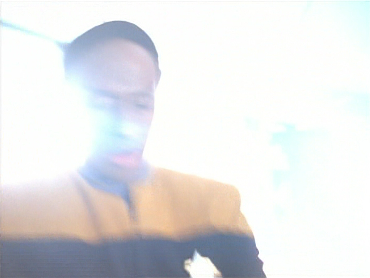 extant_StarTrek_VOY_4x07-ScientificMethod_03906.jpg