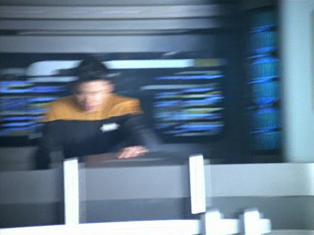 extant_StarTrek_VOY_4x07-ScientificMethod_03916.jpg