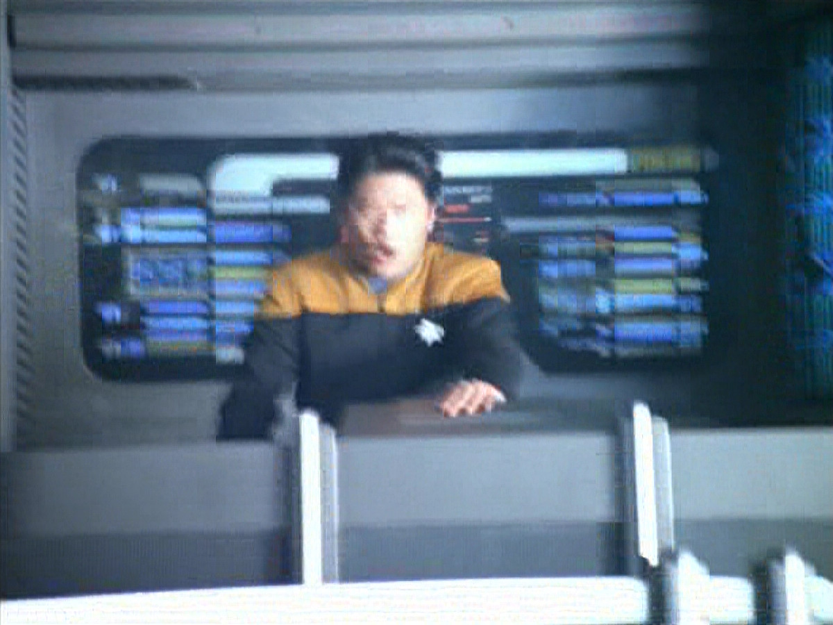 extant_StarTrek_VOY_4x07-ScientificMethod_03918.jpg