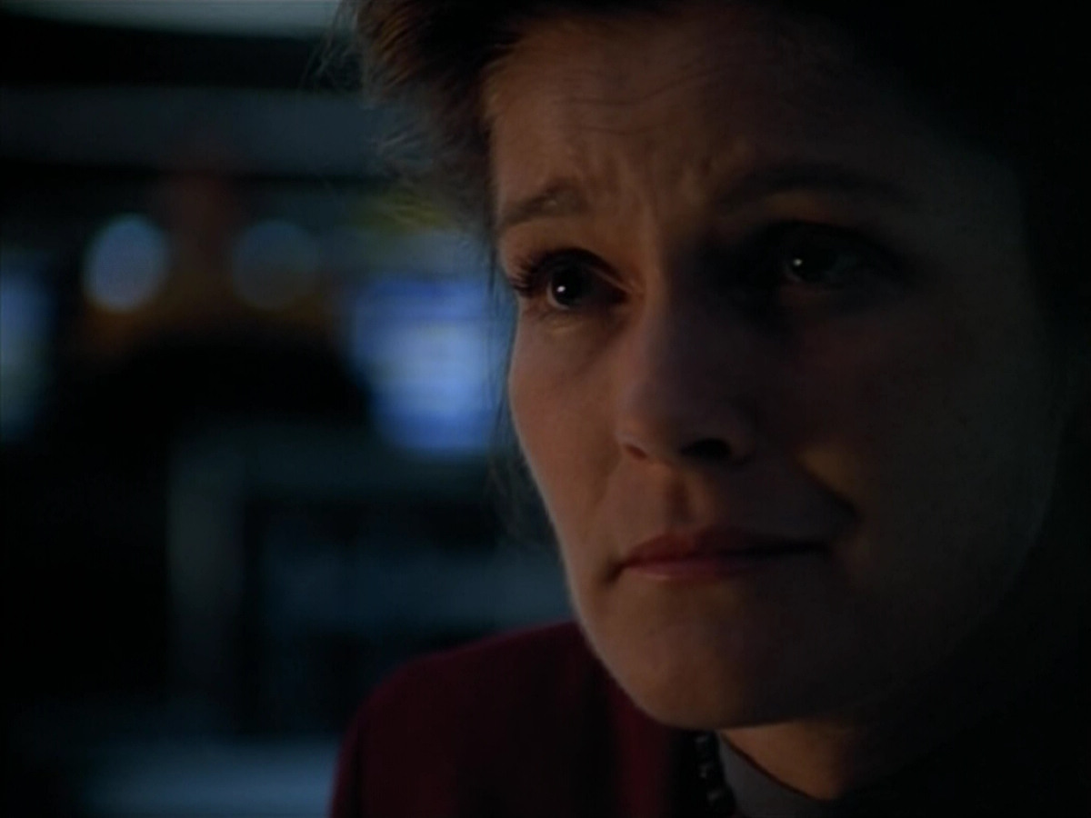 extant_StarTrek_VOY_4x07-ScientificMethod_03971.jpg