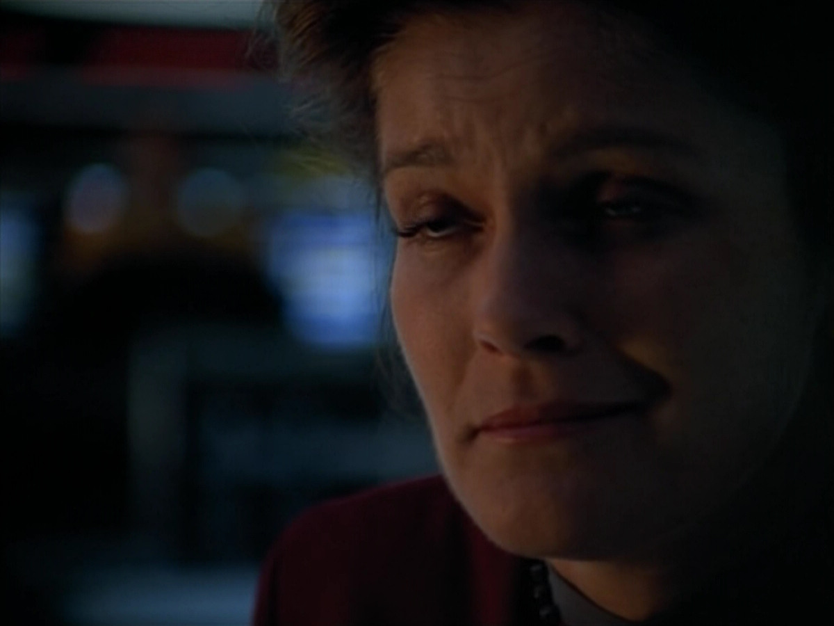 extant_StarTrek_VOY_4x07-ScientificMethod_03972.jpg