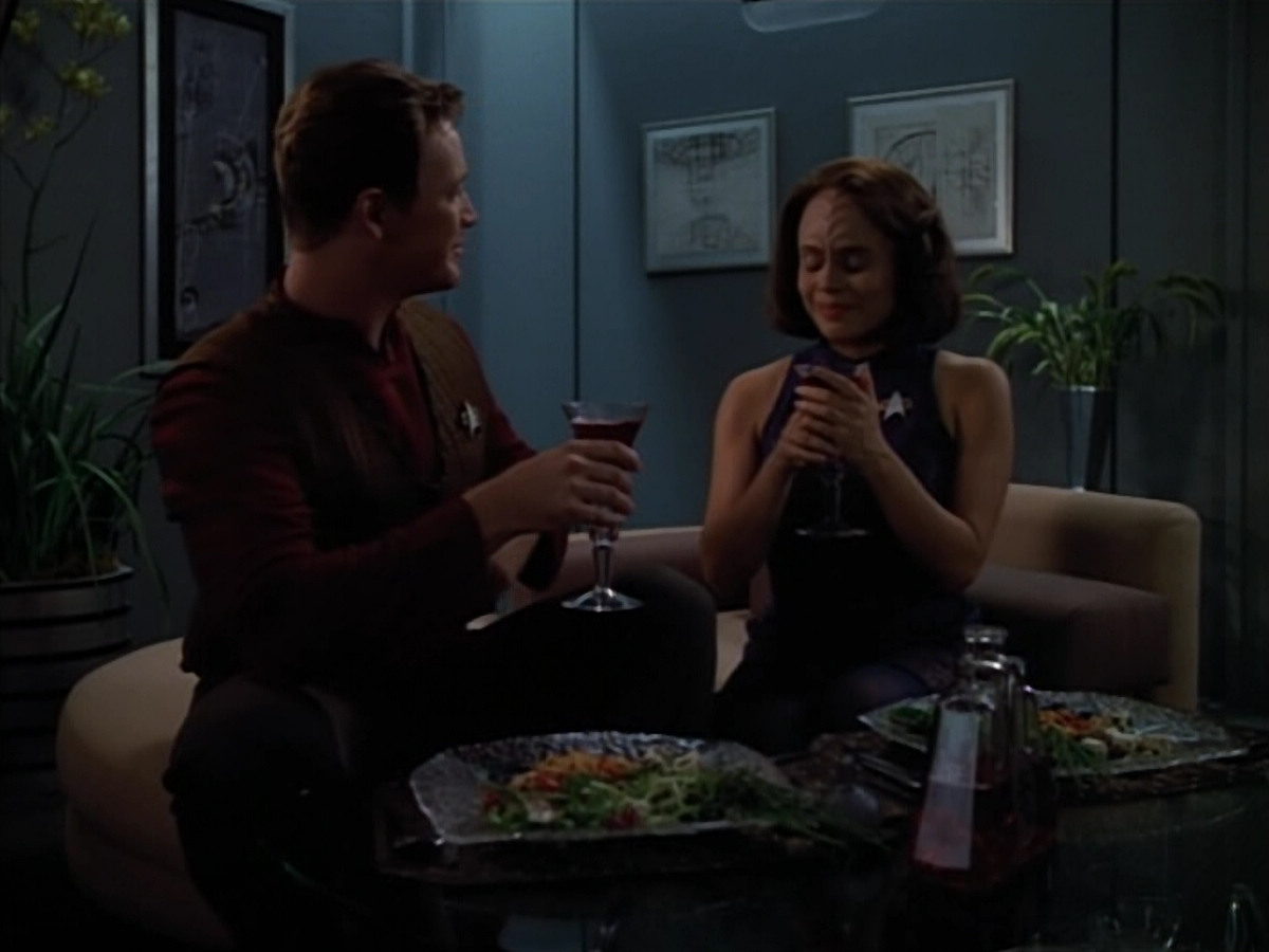 extant_StarTrek_VOY_4x07-ScientificMethod_04017.jpg