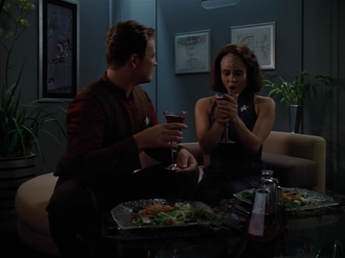 extant_StarTrek_VOY_4x07-ScientificMethod_04020.jpg