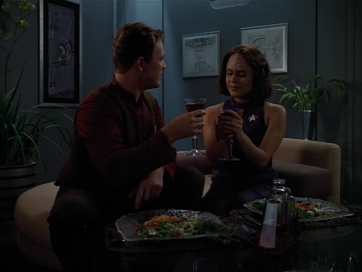 extant_StarTrek_VOY_4x07-ScientificMethod_04026.jpg