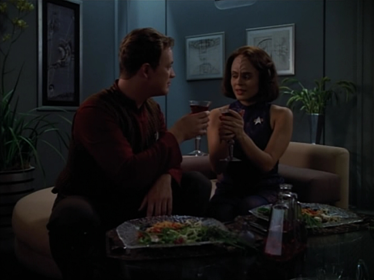 extant_StarTrek_VOY_4x07-ScientificMethod_04032.jpg