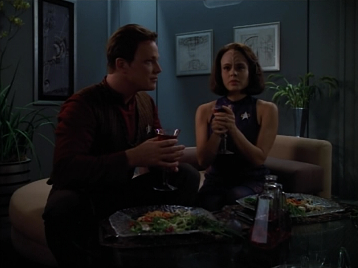 extant_StarTrek_VOY_4x07-ScientificMethod_04044.jpg