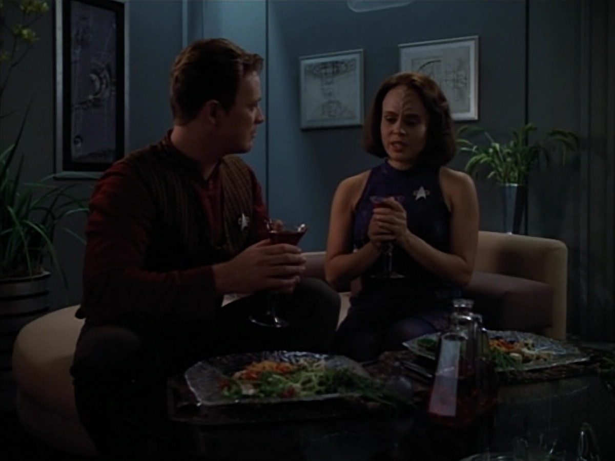 extant_StarTrek_VOY_4x07-ScientificMethod_04053.jpg