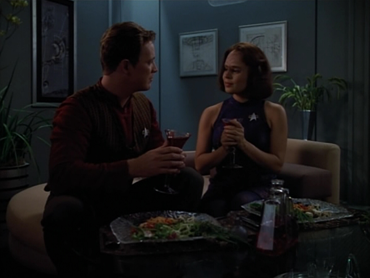 extant_StarTrek_VOY_4x07-ScientificMethod_04057.jpg