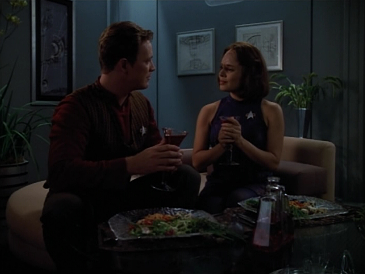extant_StarTrek_VOY_4x07-ScientificMethod_04058.jpg