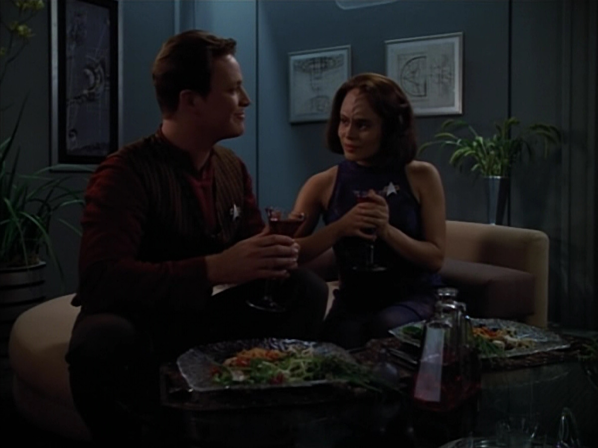 extant_StarTrek_VOY_4x07-ScientificMethod_04063.jpg