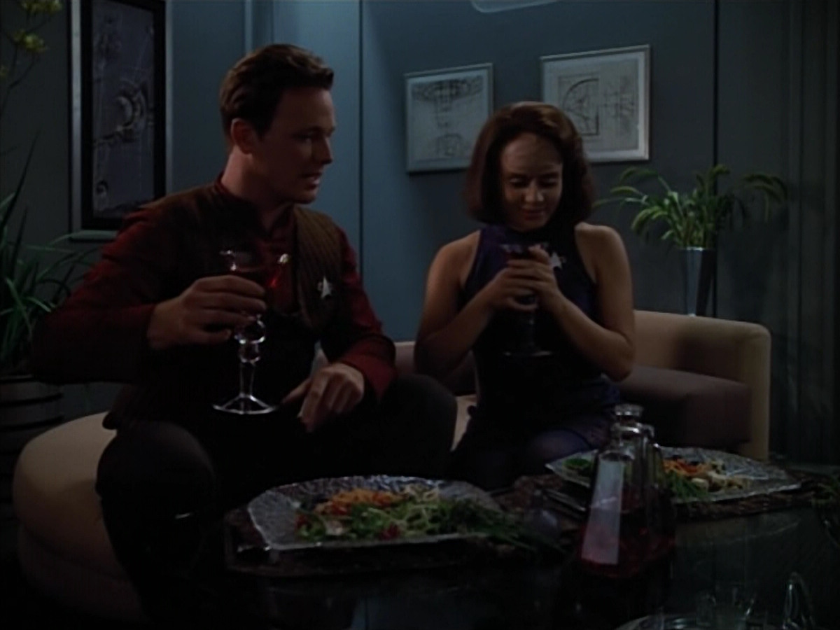 extant_StarTrek_VOY_4x07-ScientificMethod_04066.jpg
