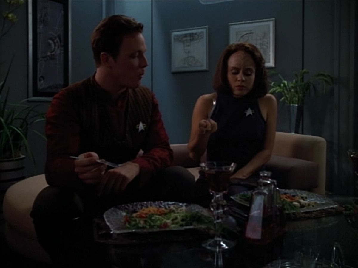 extant_StarTrek_VOY_4x07-ScientificMethod_04084.jpg