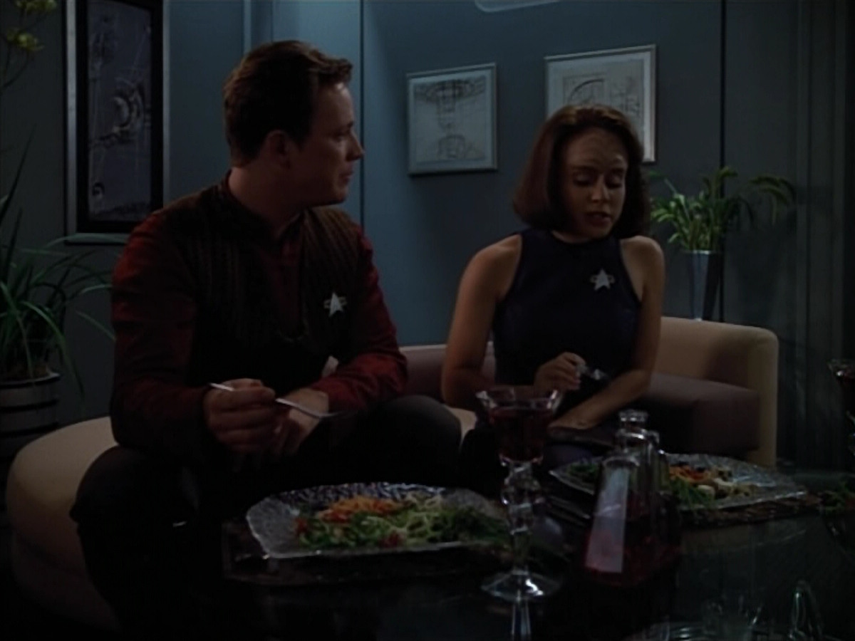 extant_StarTrek_VOY_4x07-ScientificMethod_04089.jpg