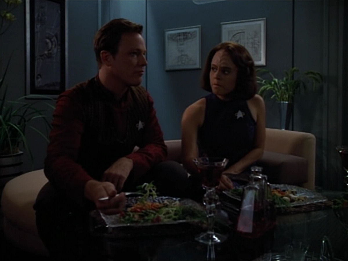extant_StarTrek_VOY_4x07-ScientificMethod_04102.jpg